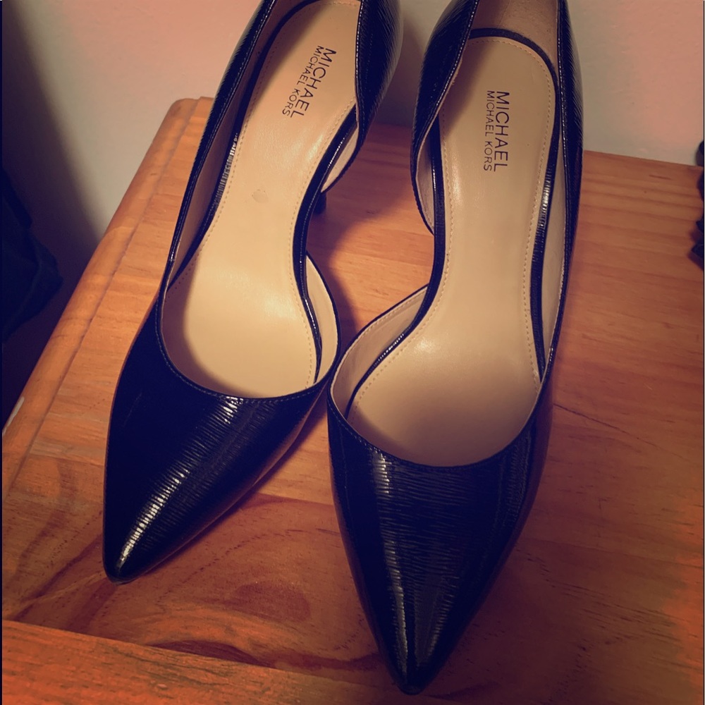 Michael Kors black slim heel